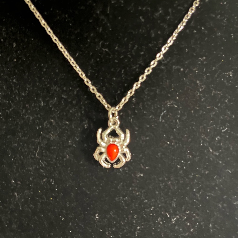 🎃Silver spider necklace